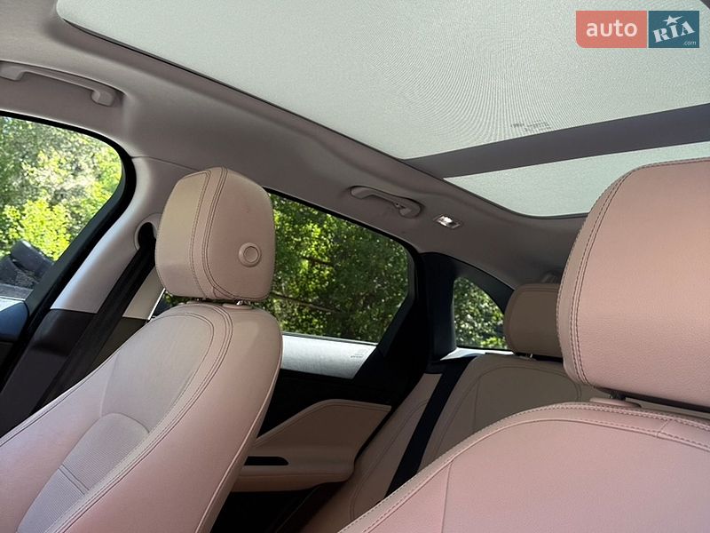 Позашляховик / Кросовер Jaguar F-Pace 2019 в Львові