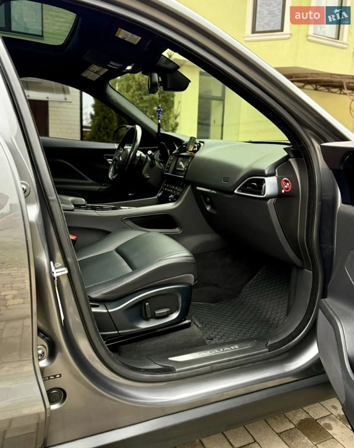 2016 Jaguar F-Pace - мініатюра 34