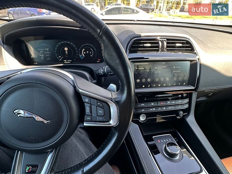 Позашляховик / Кросовер Jaguar F-Pace 2018 в Києві