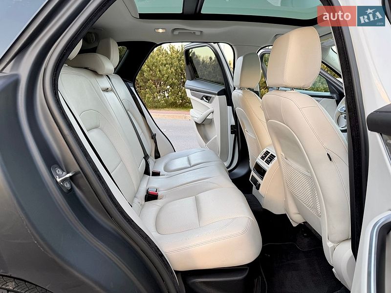 Внедорожник / Кроссовер Jaguar F-Pace 2022 в Киеве