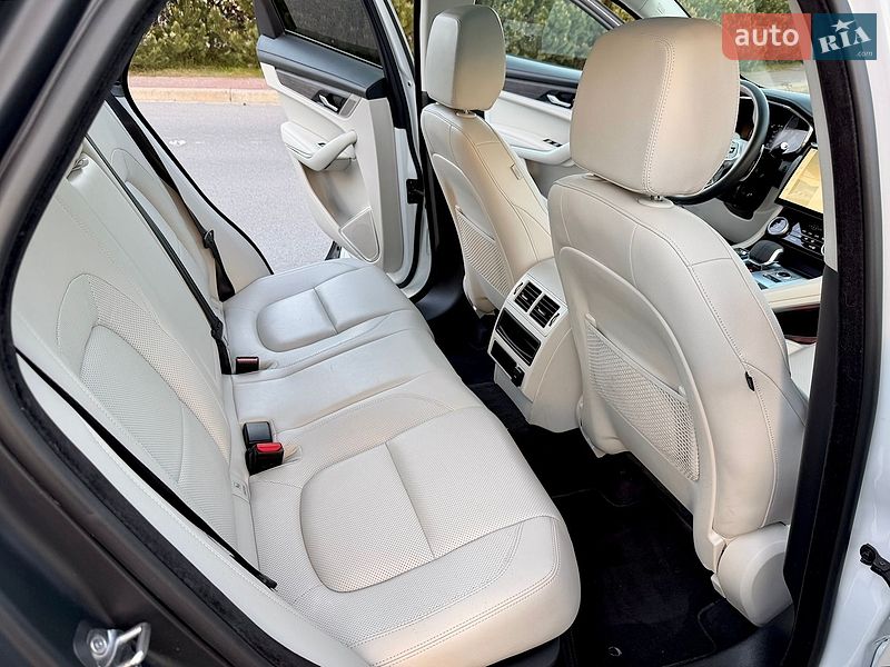 Внедорожник / Кроссовер Jaguar F-Pace 2022 в Киеве