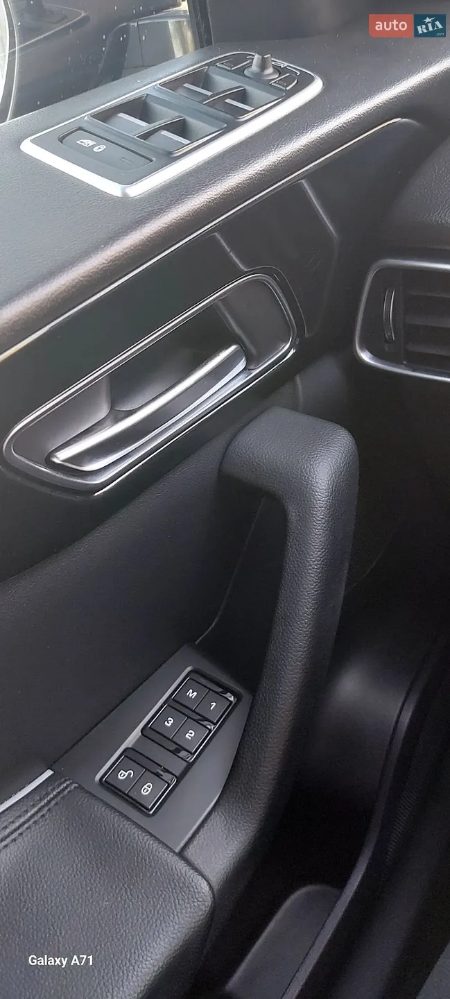 2018 Jaguar F-Pace - мініатюра 21