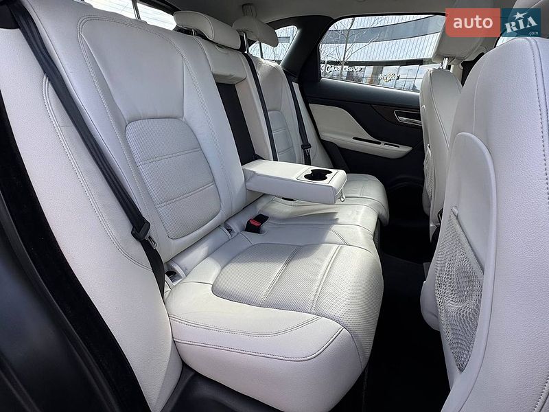 Внедорожник / Кроссовер Jaguar F-Pace 2016 в Киеве