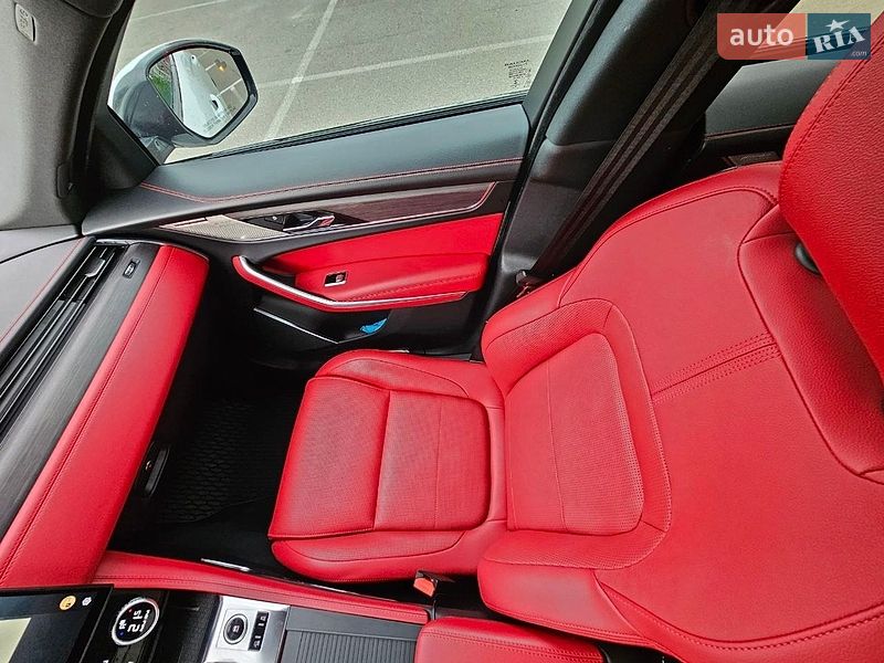 Внедорожник / Кроссовер Jaguar F-Pace 2021 в Киеве