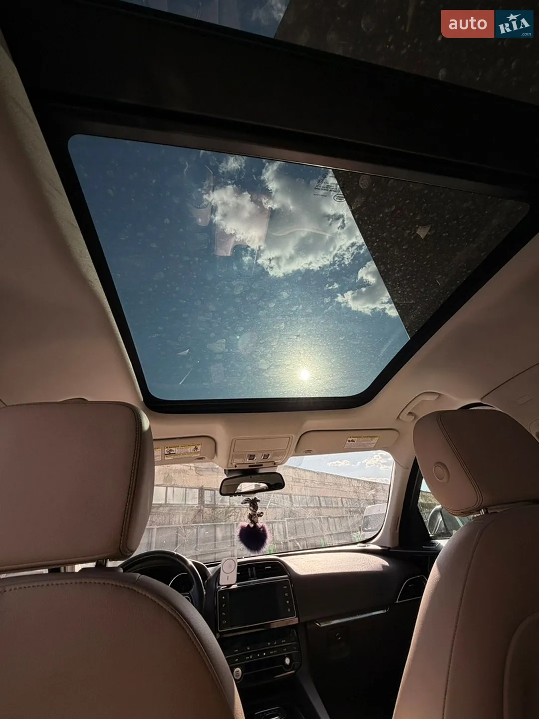 2016 Jaguar F-Pace - мініатюра 32