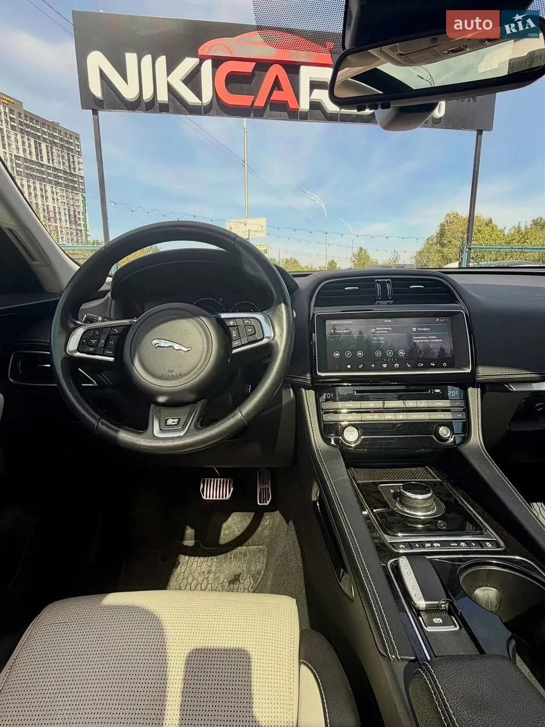 2017 Jaguar F-Pace - мініатюра 11