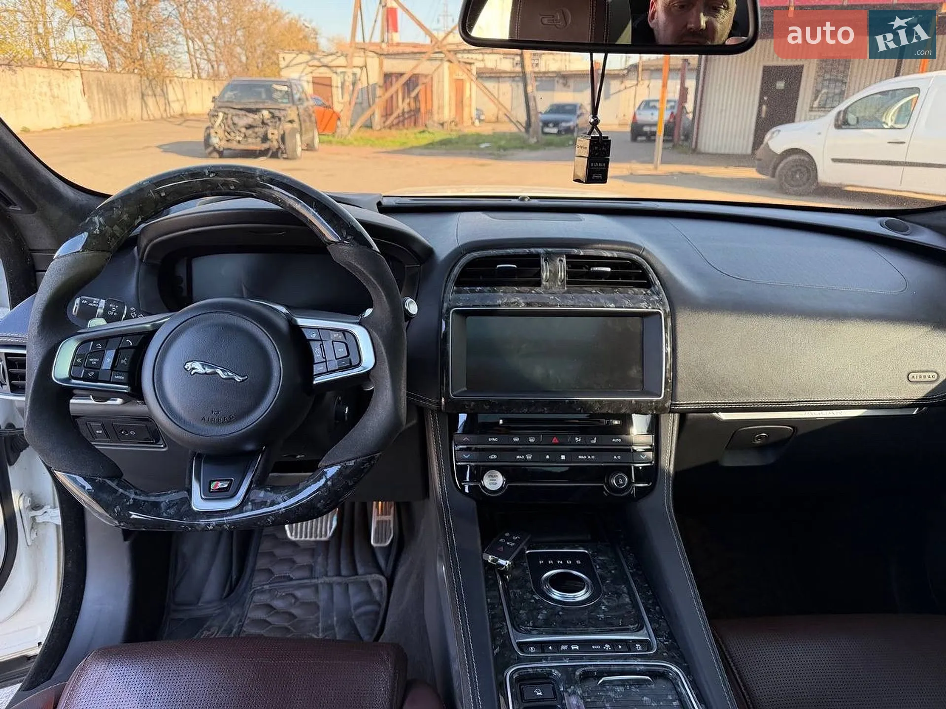 2017 Jaguar F-Pace - мініатюра 20