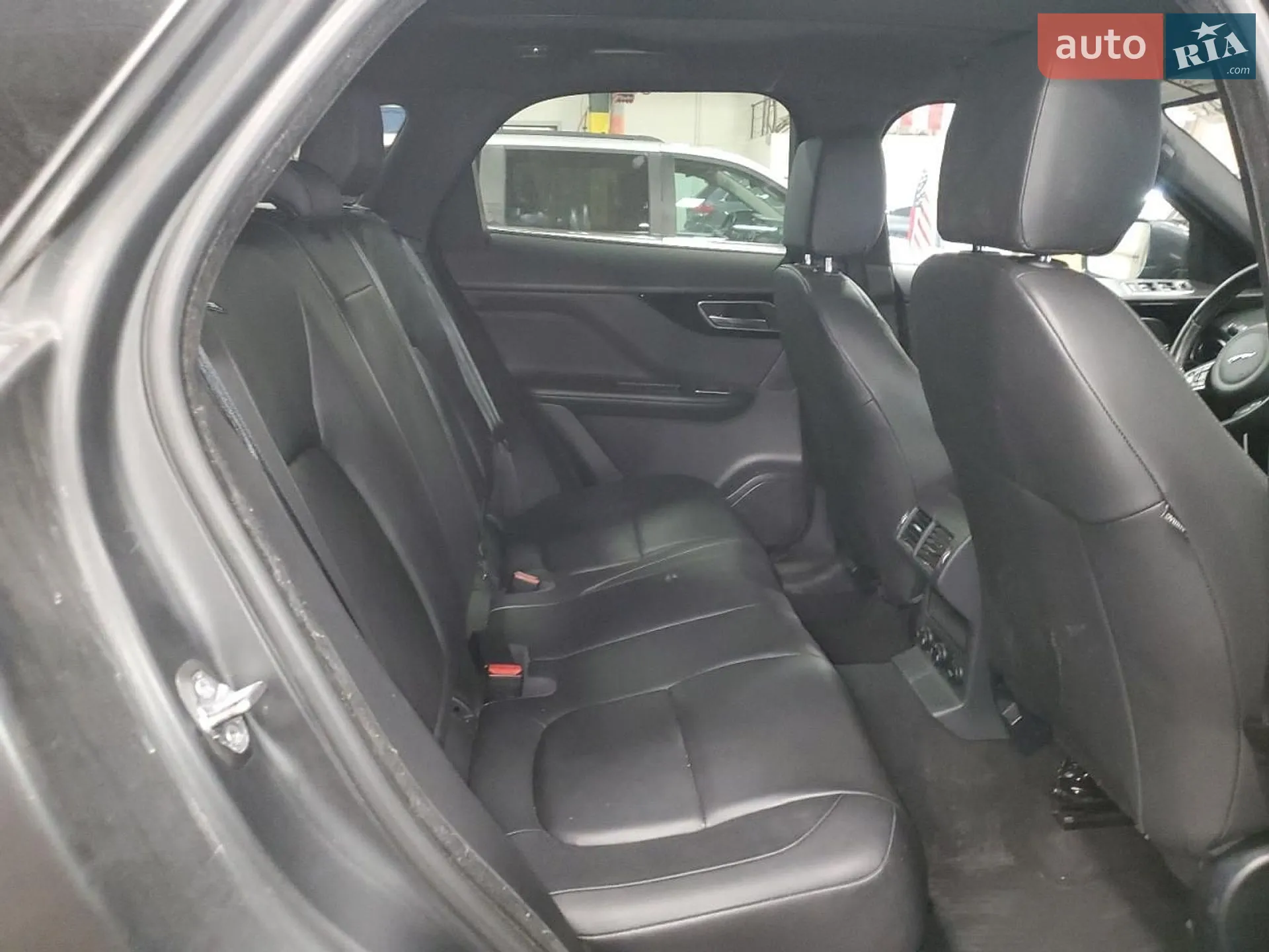 2018 Jaguar F-Pace - мініатюра 4