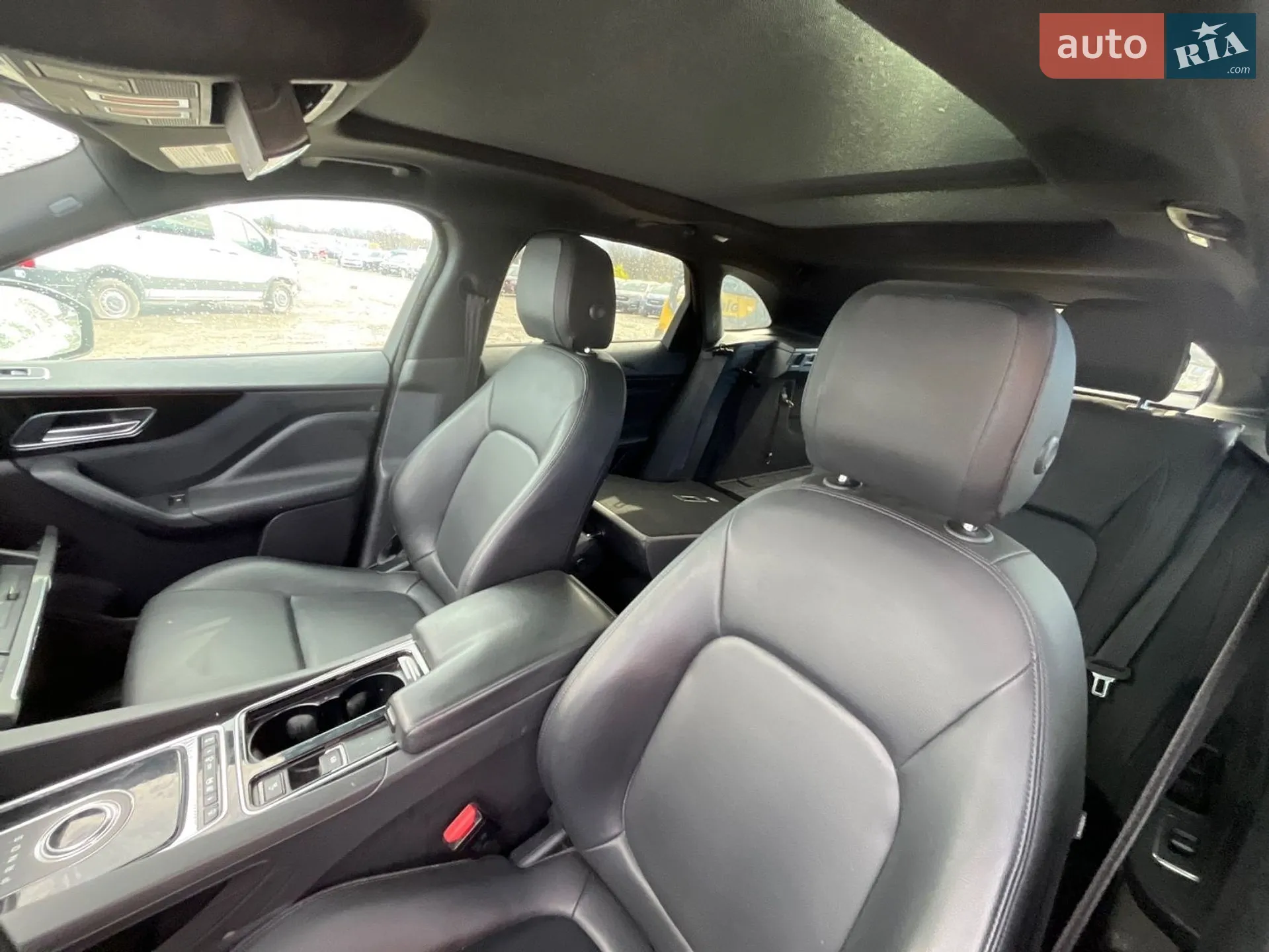 2018 Jaguar F-Pace - мініатюра 32