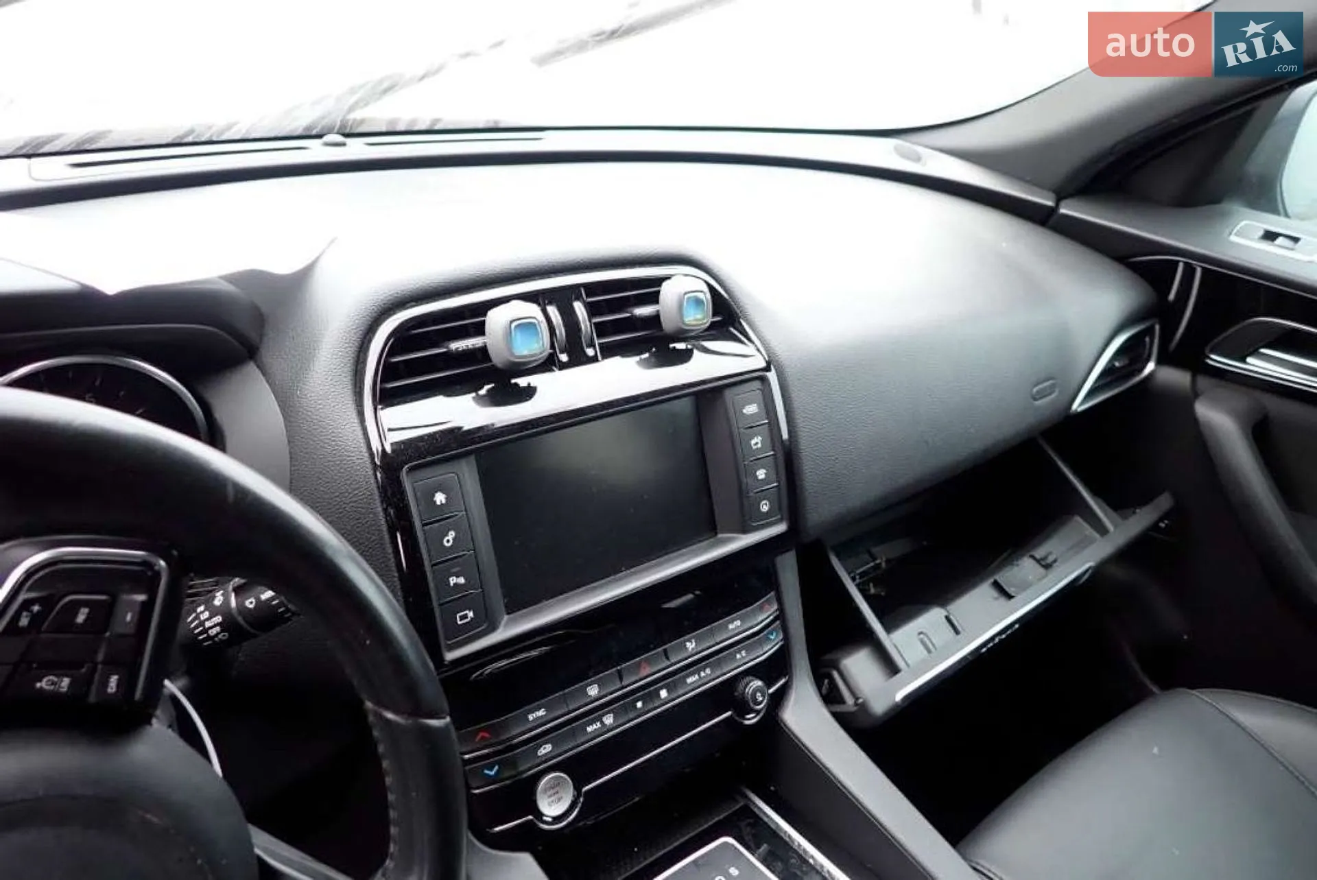 2018 Jaguar F-Pace - мініатюра 81
