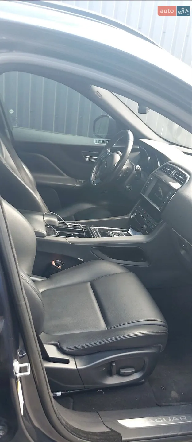 2018 Jaguar F-Pace - мініатюра 97