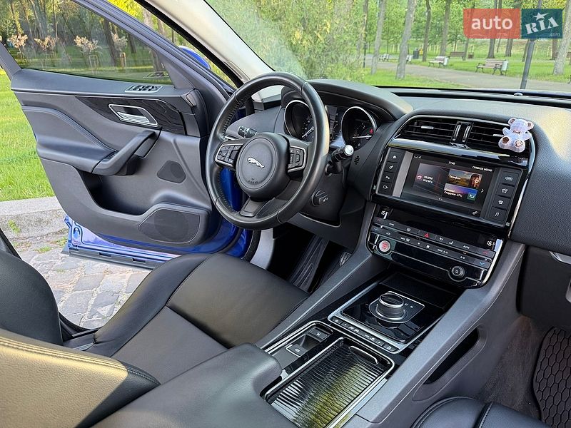 Внедорожник / Кроссовер Jaguar F-Pace 2017 в Киеве