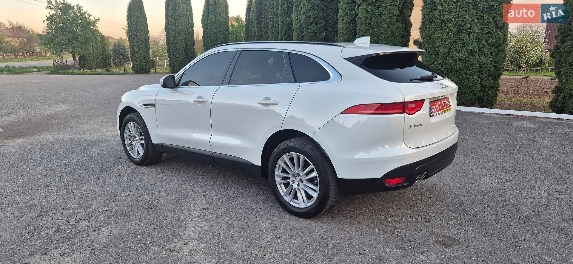 2017 Jaguar F-Pace - мініатюра 3