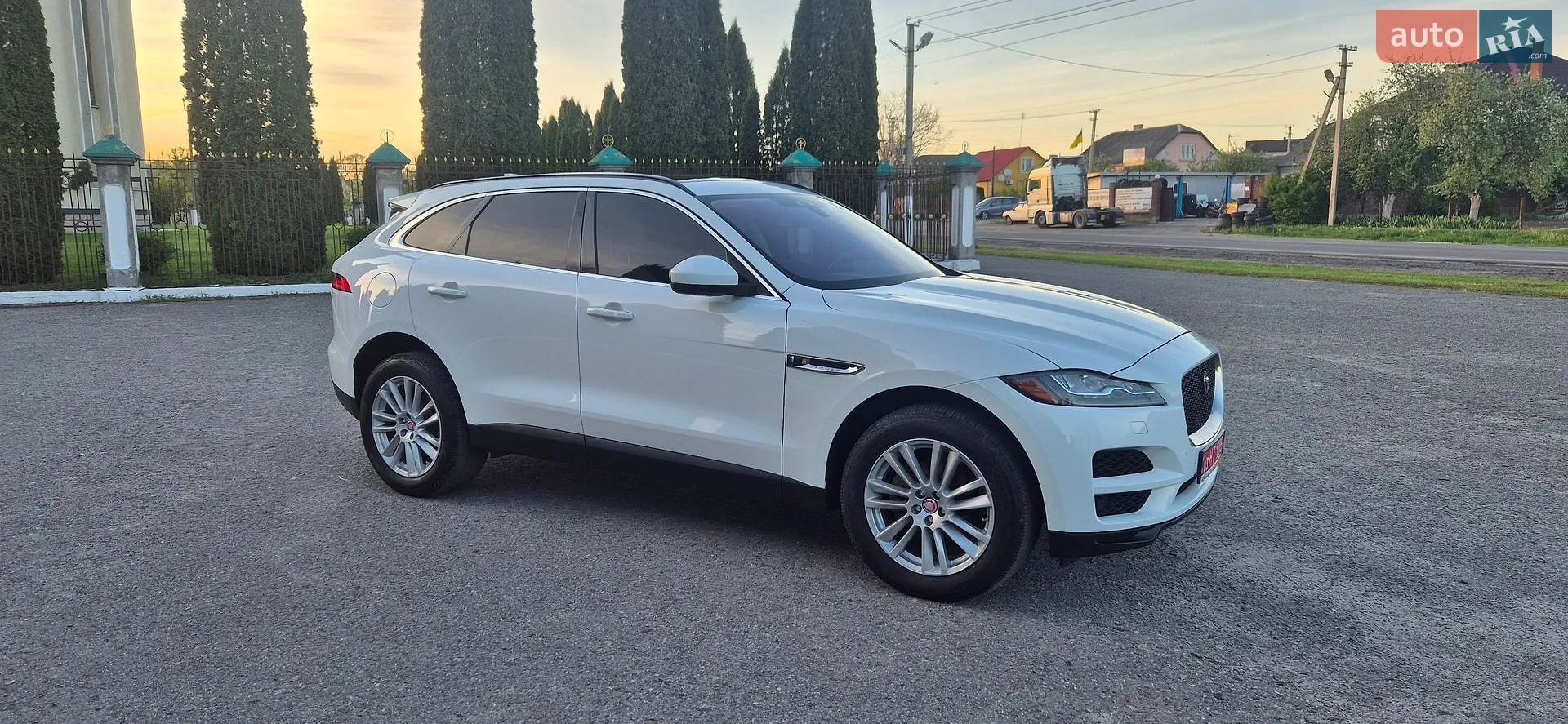 2017 Jaguar F-Pace - мініатюра 8