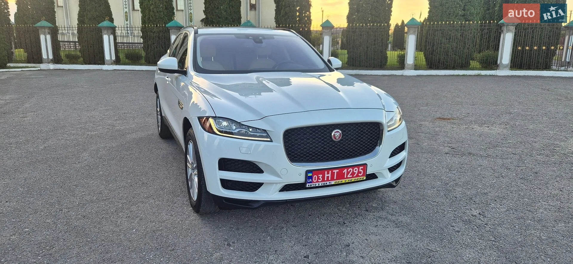 2017 Jaguar F-Pace - мініатюра 13