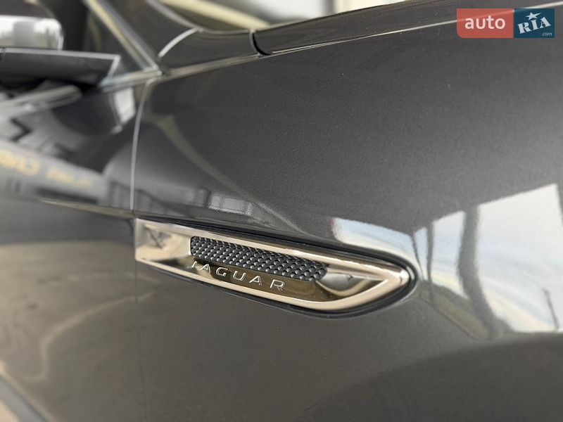 Позашляховик / Кросовер Jaguar F-Pace 2016 в Києві