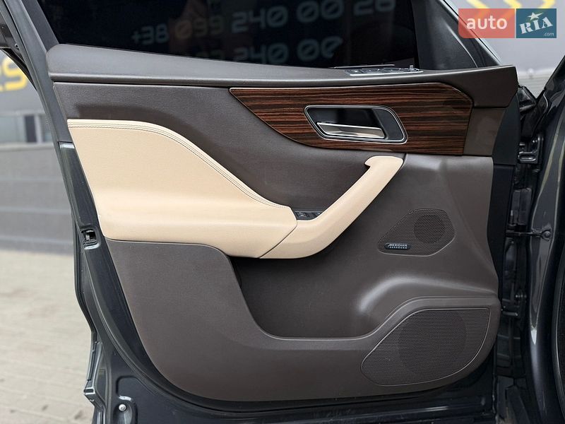 Позашляховик / Кросовер Jaguar F-Pace 2016 в Києві