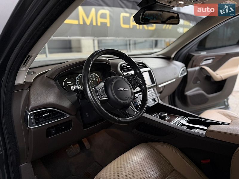 Внедорожник / Кроссовер Jaguar F-Pace 2016 в Киеве