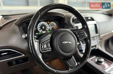 Позашляховик / Кросовер Jaguar F-Pace 2016 в Києві