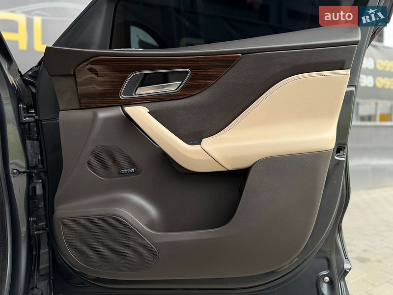 Позашляховик / Кросовер Jaguar F-Pace 2016 в Києві