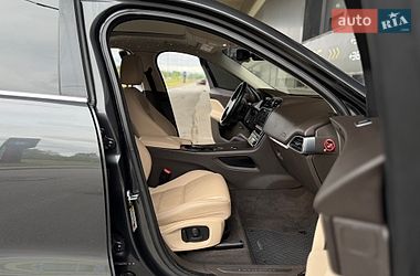 Позашляховик / Кросовер Jaguar F-Pace 2016 в Києві
