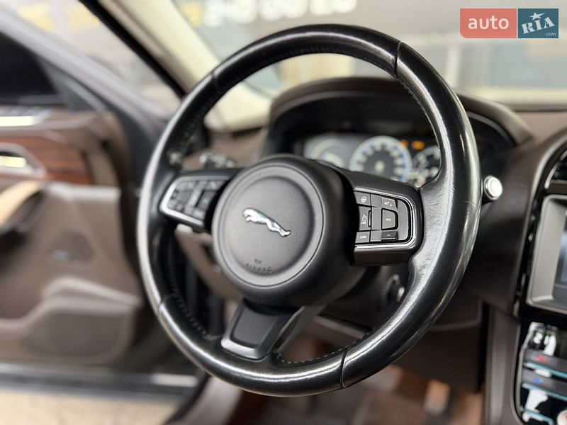 Внедорожник / Кроссовер Jaguar F-Pace 2016 в Киеве