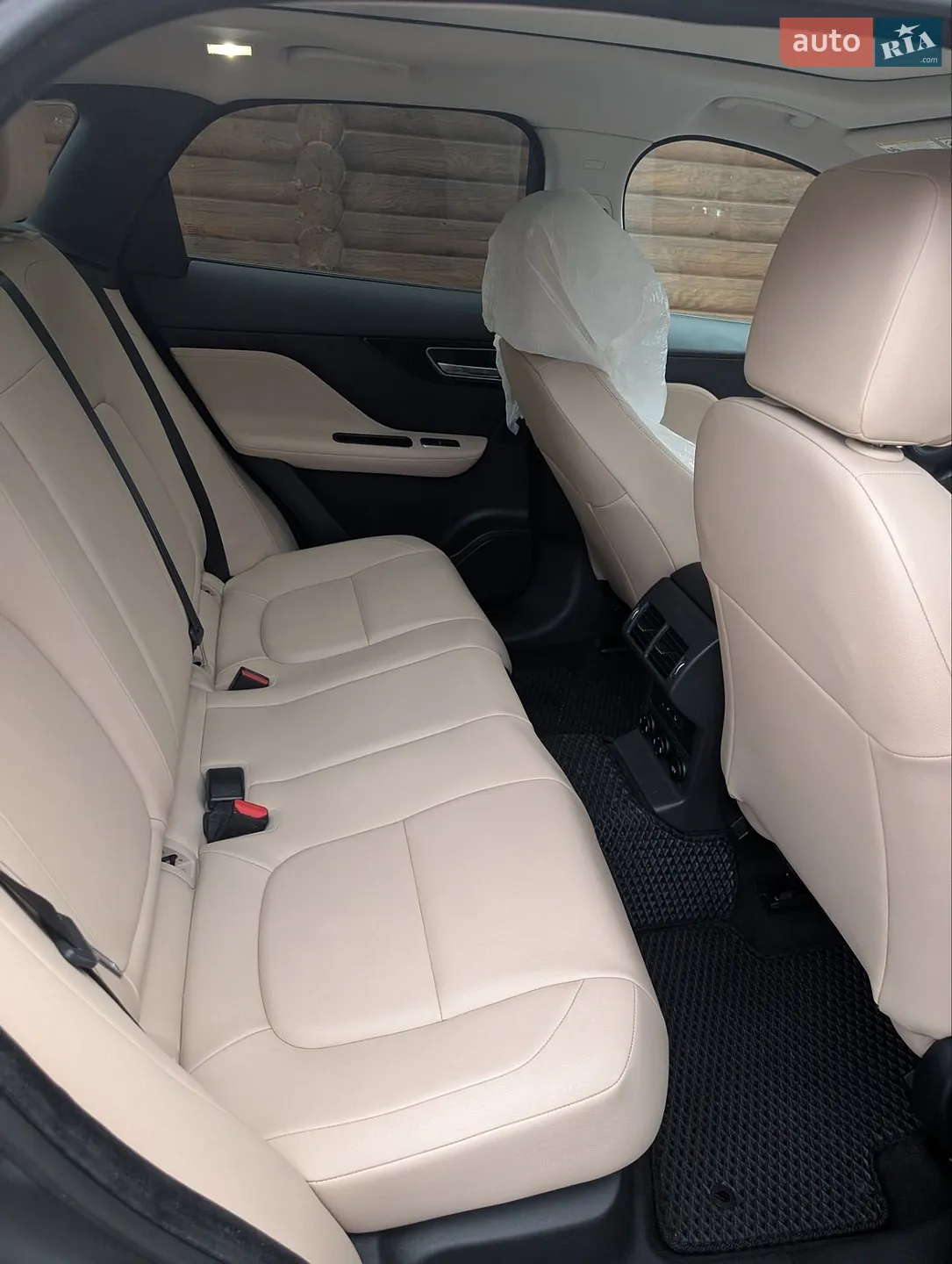 2017 Jaguar F-Pace - мініатюра 4