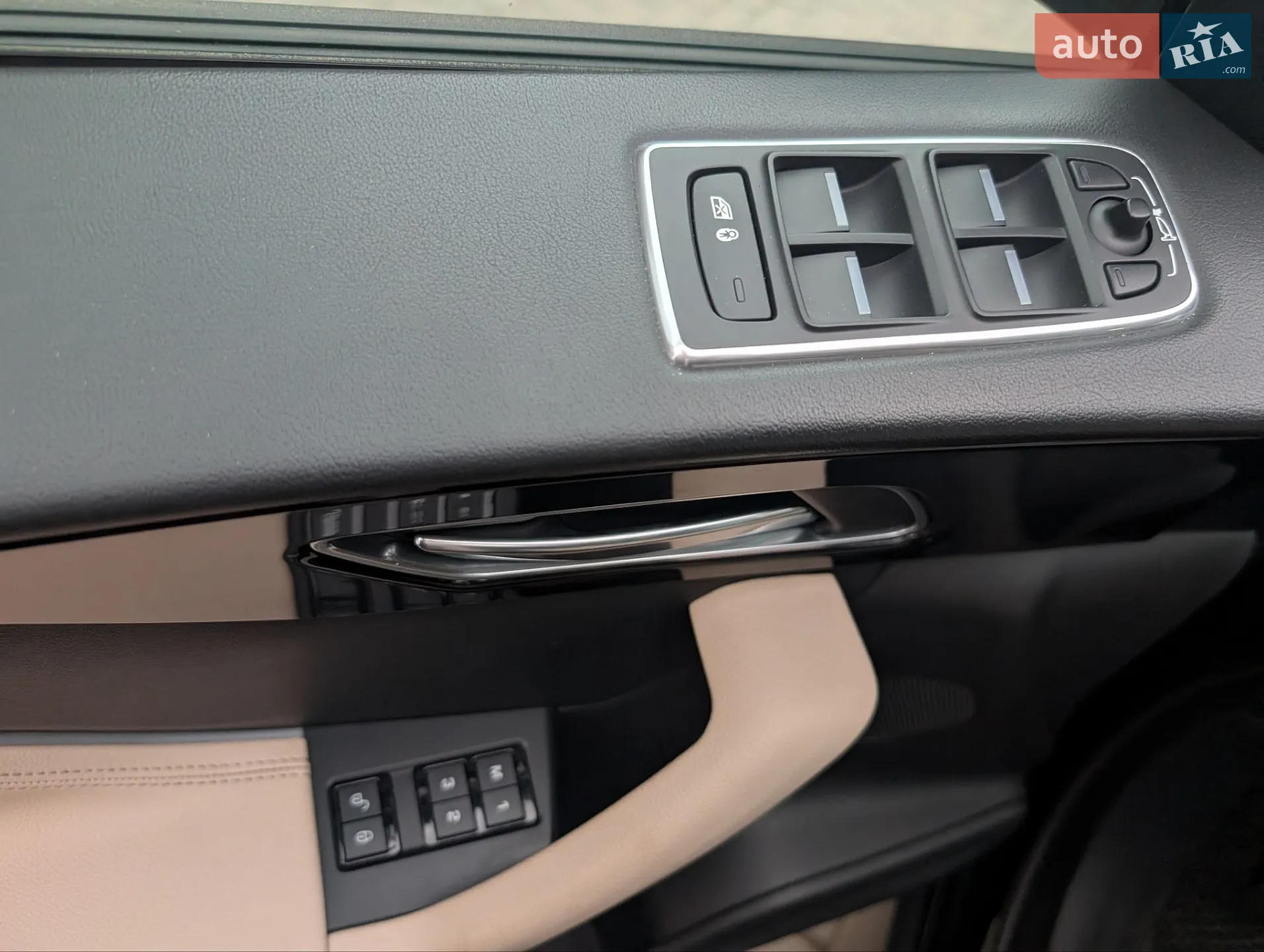 2017 Jaguar F-Pace - мініатюра 13