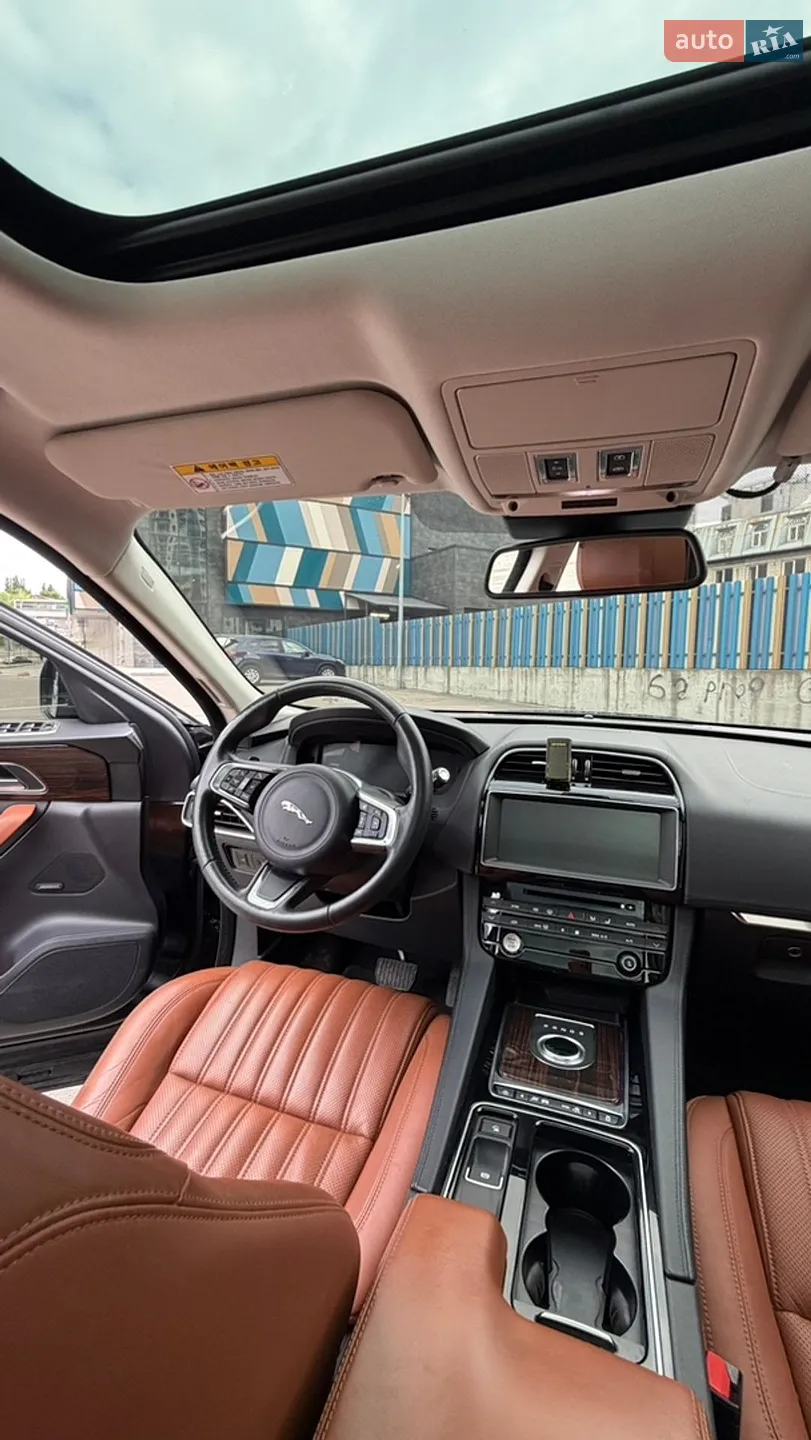 2018 Jaguar F-Pace - мініатюра 5