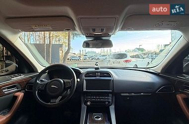 Позашляховик / Кросовер Jaguar F-Pace 2016 в Києві