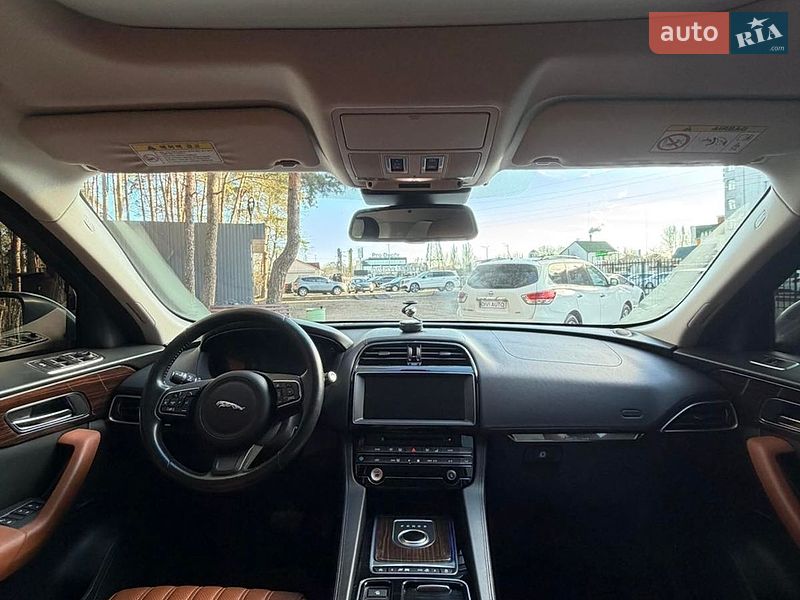 Позашляховик / Кросовер Jaguar F-Pace 2016 в Києві