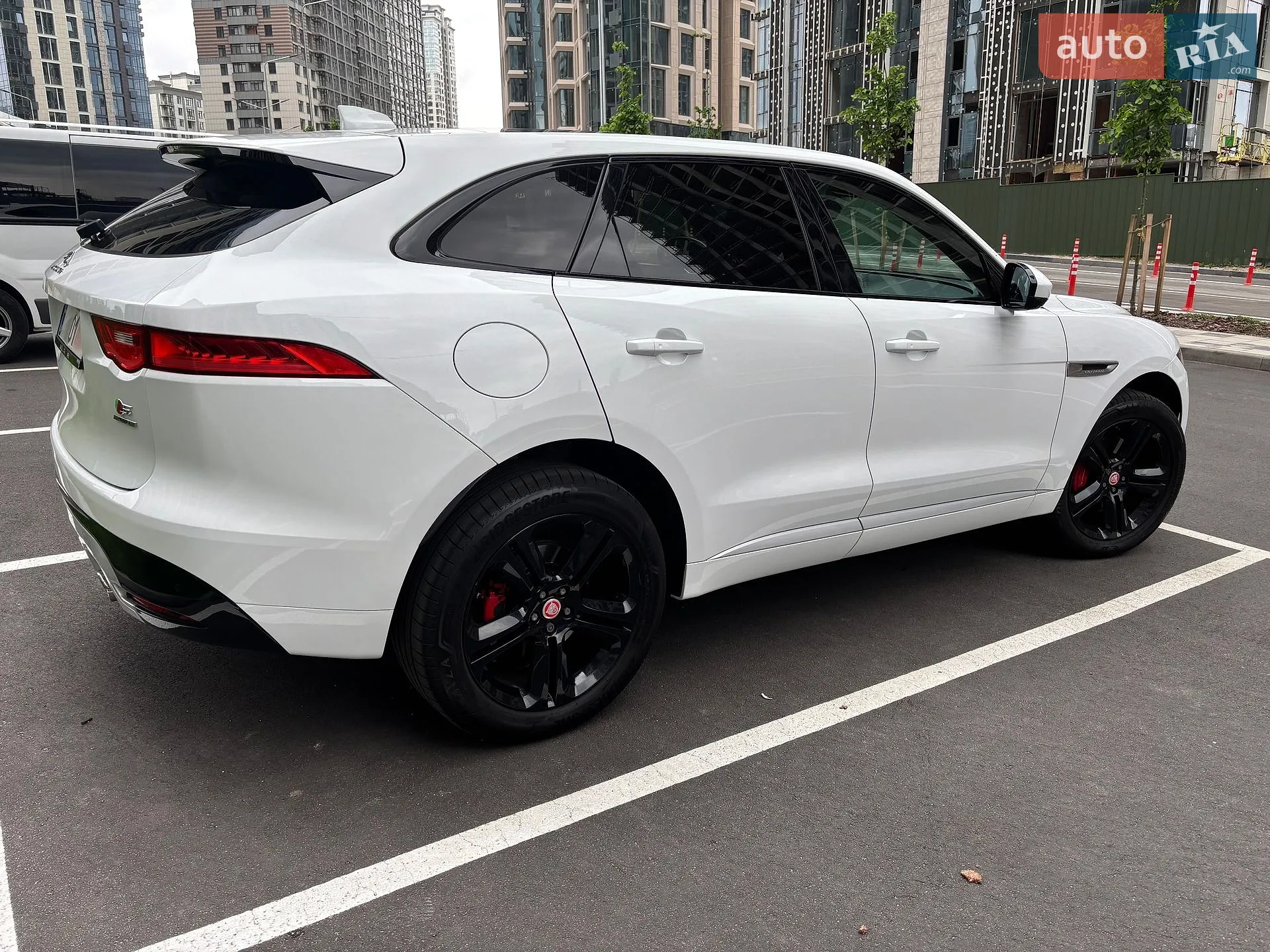 2019 Jaguar F-Pace - мініатюра 4