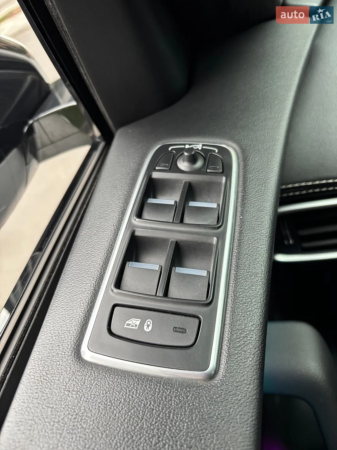 2019 Jaguar F-Pace - мініатюра 23