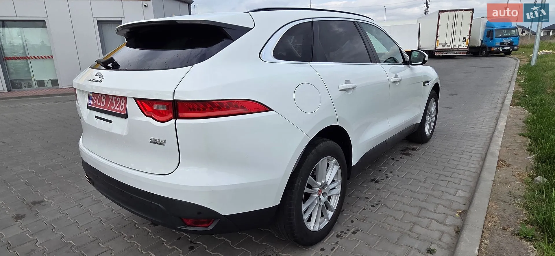 2017 Jaguar F-Pace - мініатюра 6