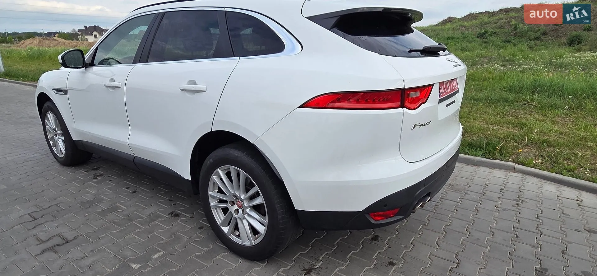 2017 Jaguar F-Pace - мініатюра 8