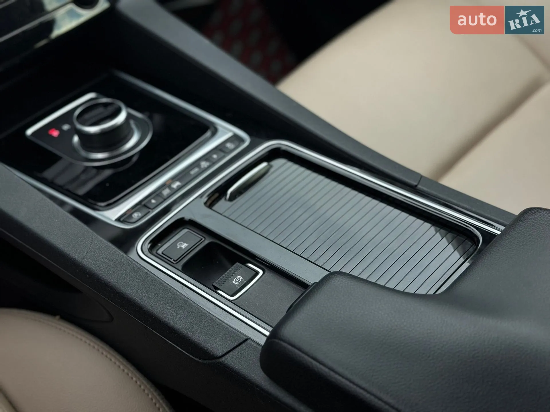 2016 Jaguar F-Pace - мініатюра 22