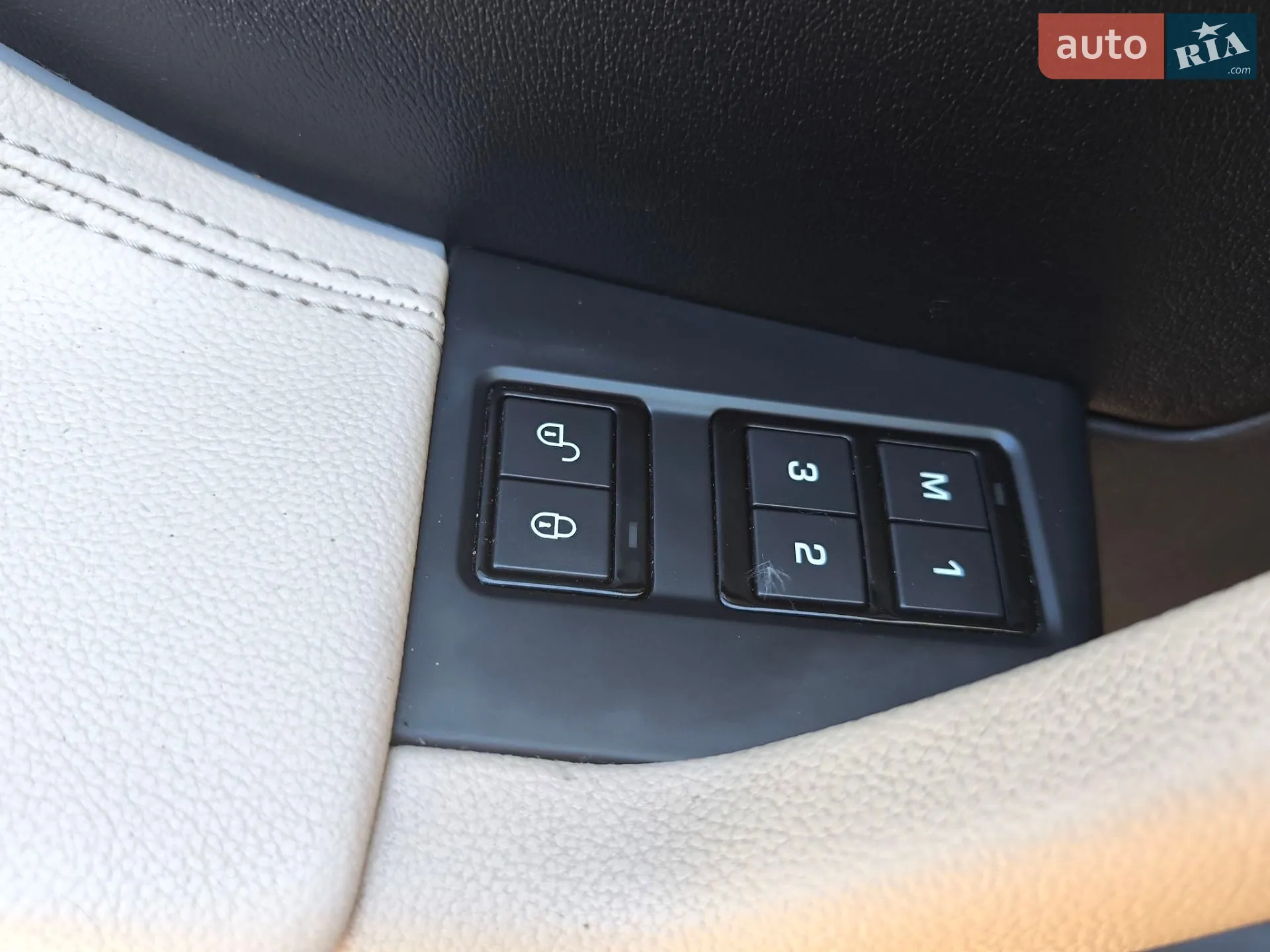 2017 Jaguar F-Pace - мініатюра 14