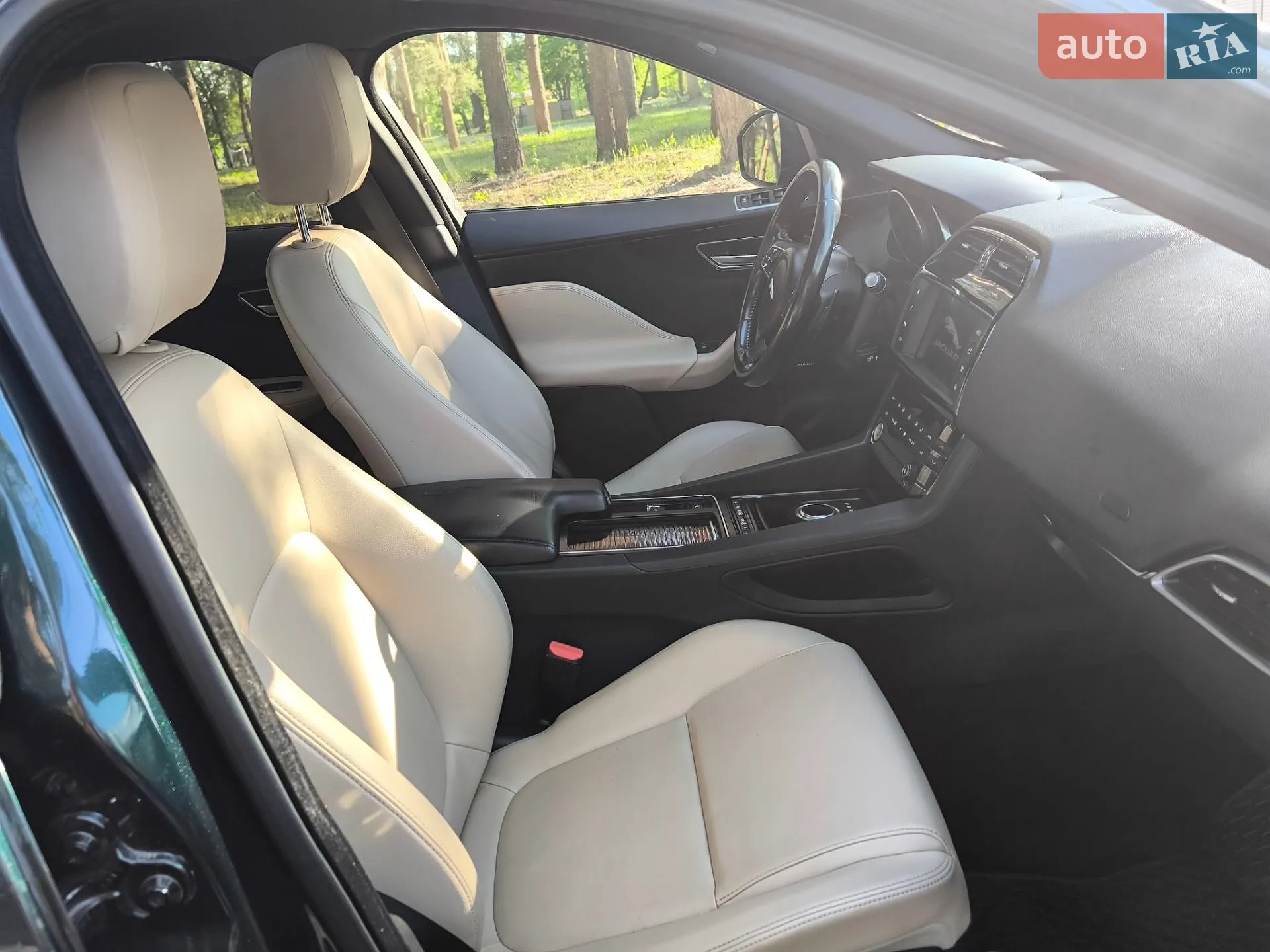 2017 Jaguar F-Pace - мініатюра 27