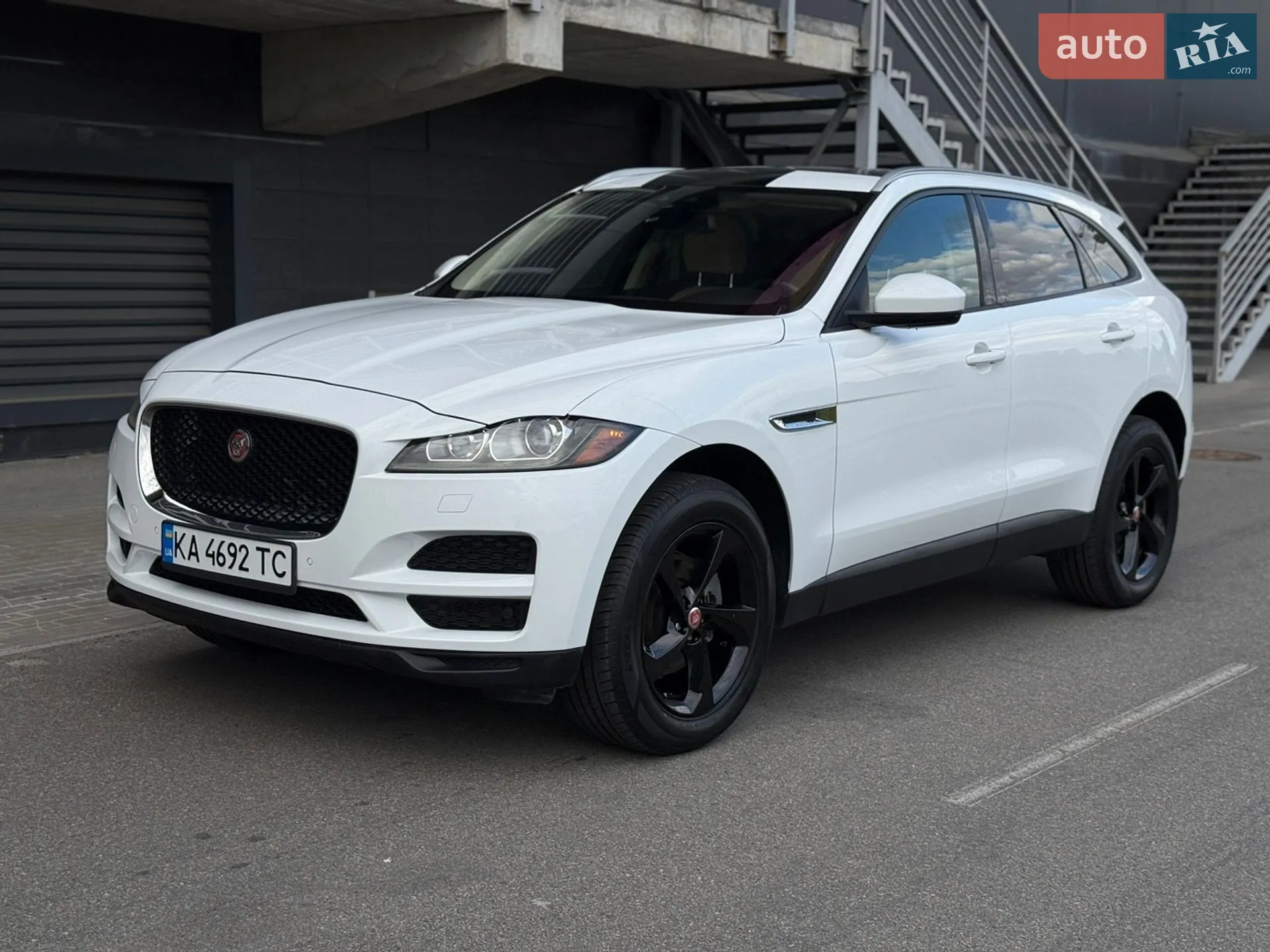 2017 Jaguar F-Pace - мініатюра 5