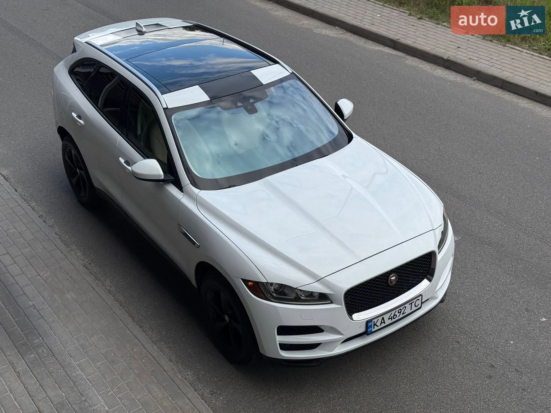 2017 Jaguar F-Pace - мініатюра 14