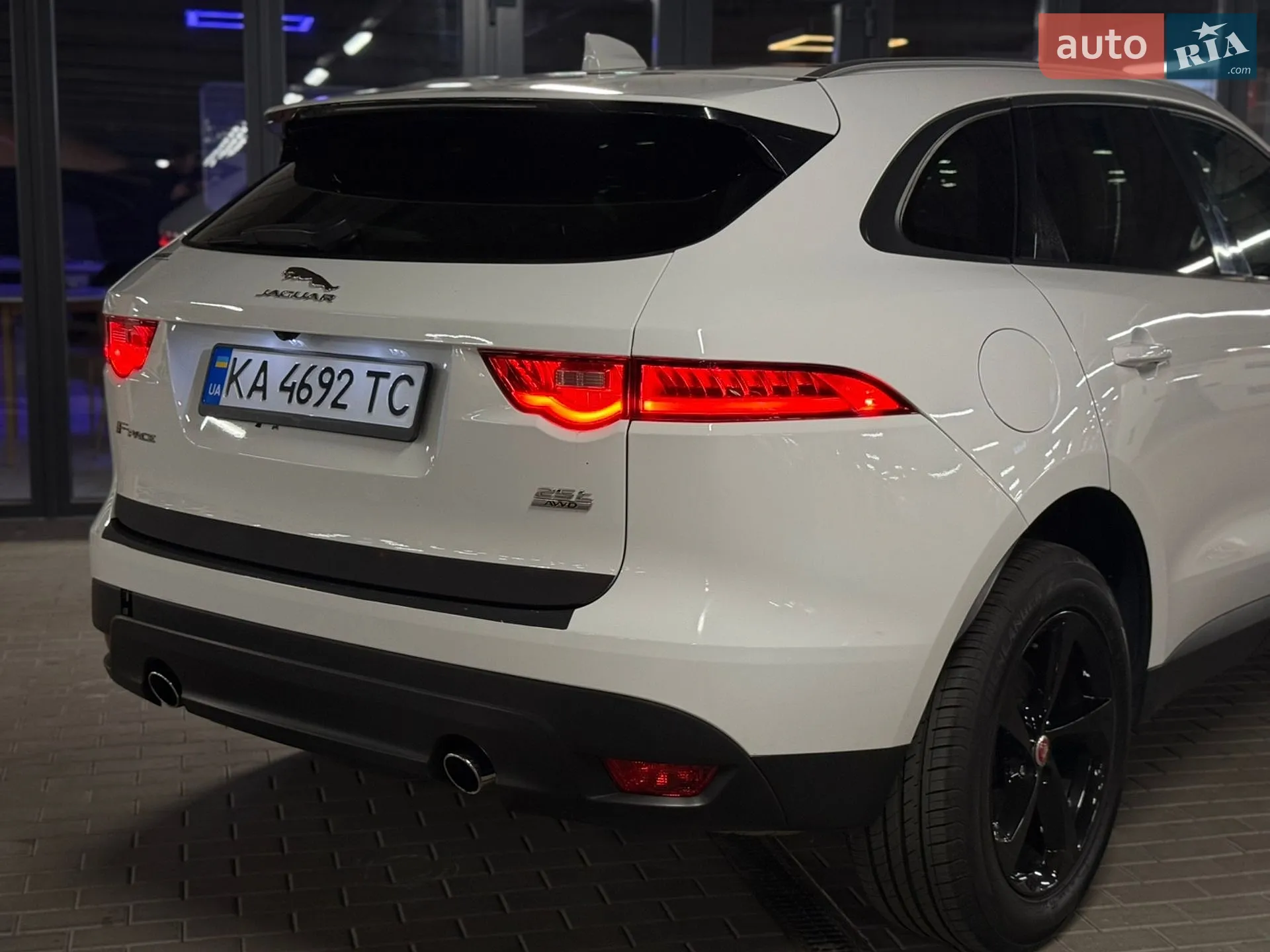 2017 Jaguar F-Pace - мініатюра 36