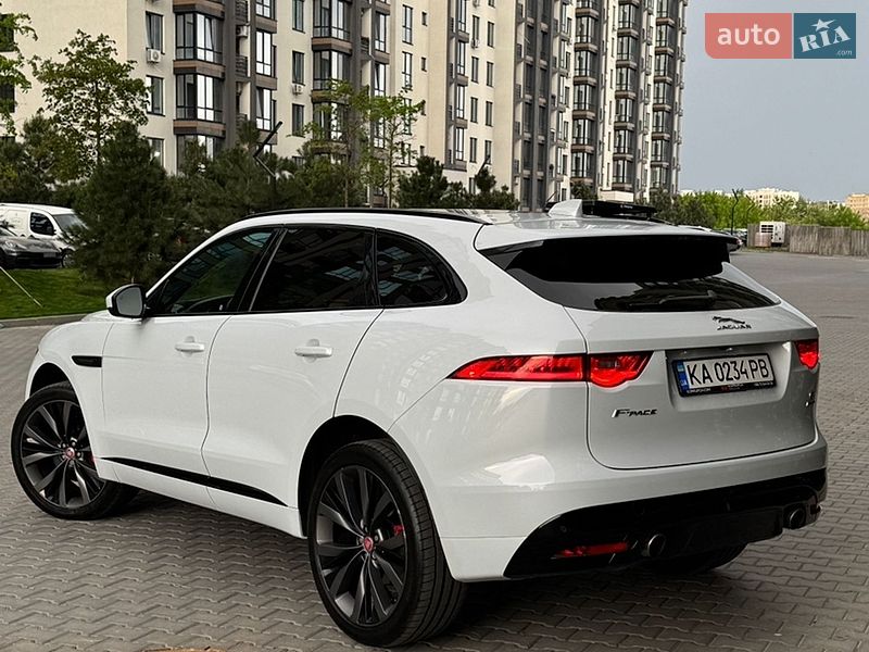 Внедорожник / Кроссовер Jaguar F-Pace 2016 в Киеве