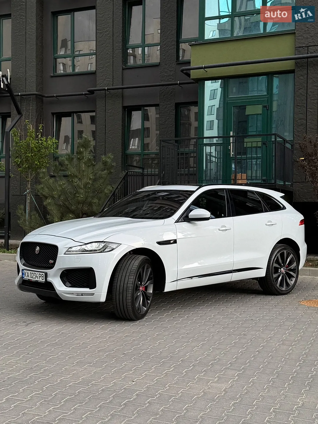 2016 Jaguar F-Pace - мініатюра 11