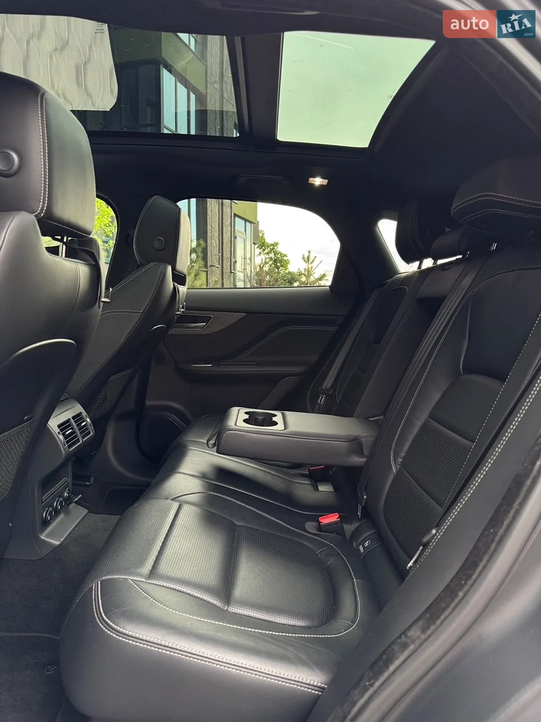 2016 Jaguar F-Pace - мініатюра 21