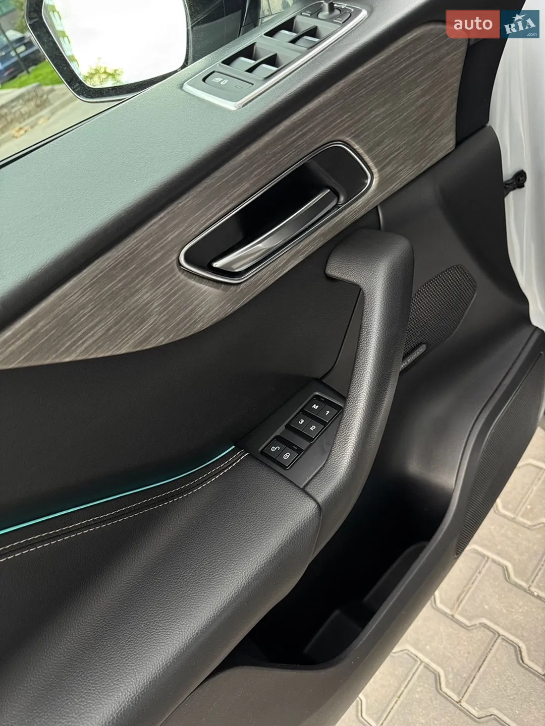 2016 Jaguar F-Pace - мініатюра 23