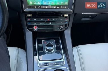 Внедорожник / Кроссовер Jaguar F-Pace 2017 в Луцке