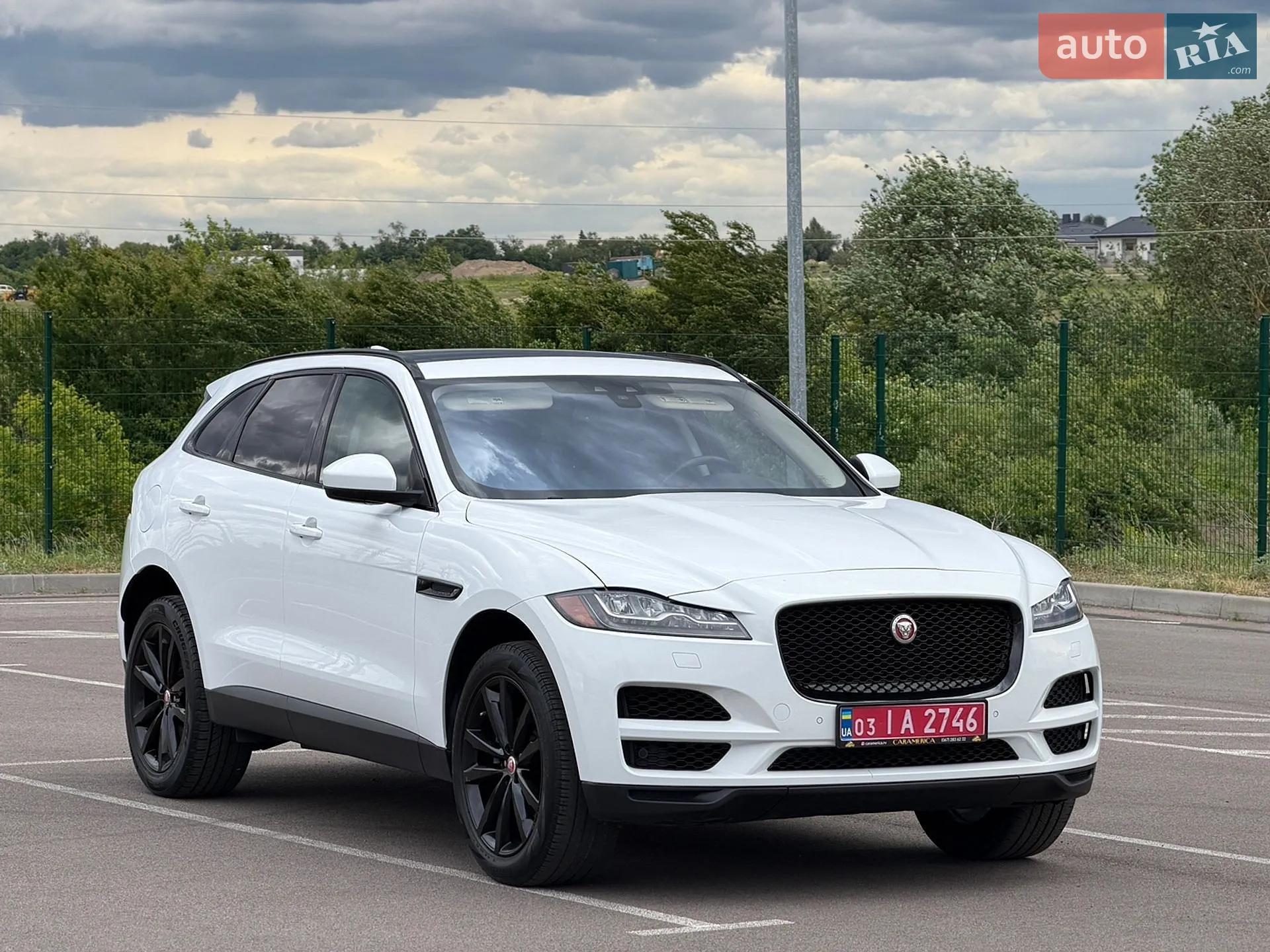 2017 Jaguar F-Pace - мініатюра 4