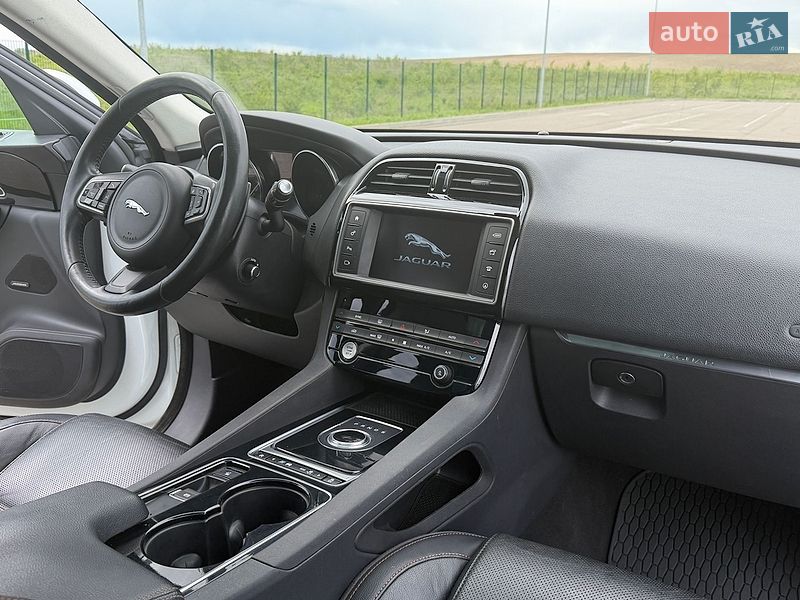 Позашляховик / Кросовер Jaguar F-Pace 2017 в Рівному