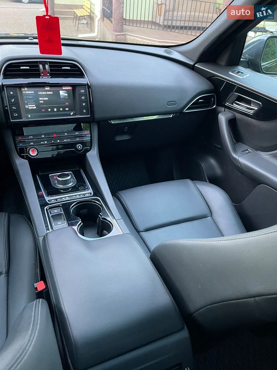 2016 Jaguar F-Pace - мініатюра 36