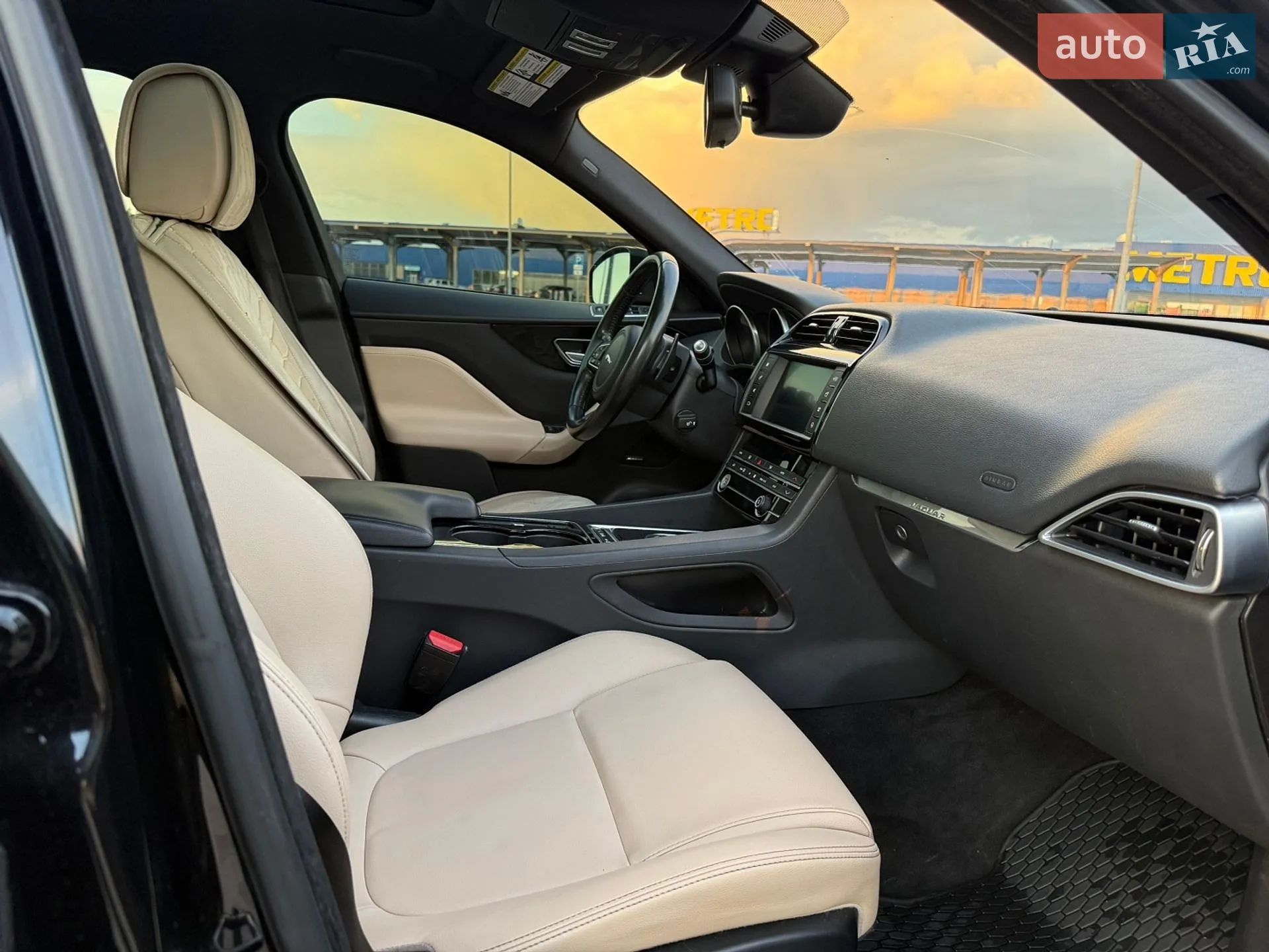 2016 Jaguar F-Pace - мініатюра 21